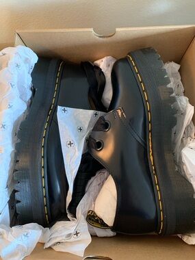 NEW Dr Martens Doc Marten Holly Platform Black Leather Oxford Loafer US Size 10